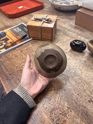 Lot 12 - A fine Japanese Ko-Karatsu tea bowl (chawan), Momoyama - Edo period, 16th - 17th century