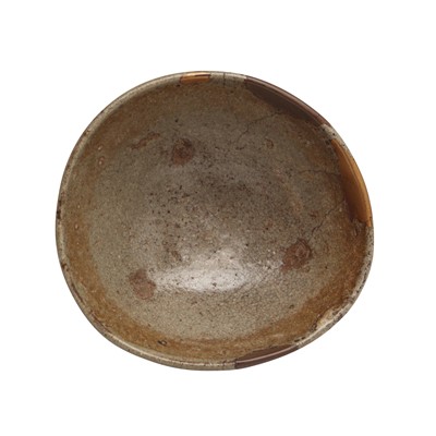 Lot 12 - A fine Japanese Ko-Karatsu tea bowl (chawan), Momoyama - Edo period, 16th - 17th century