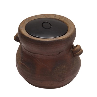 Lot 16 - A Japanese Bizen waterpot (mizusashi), Momoyama - Edo period