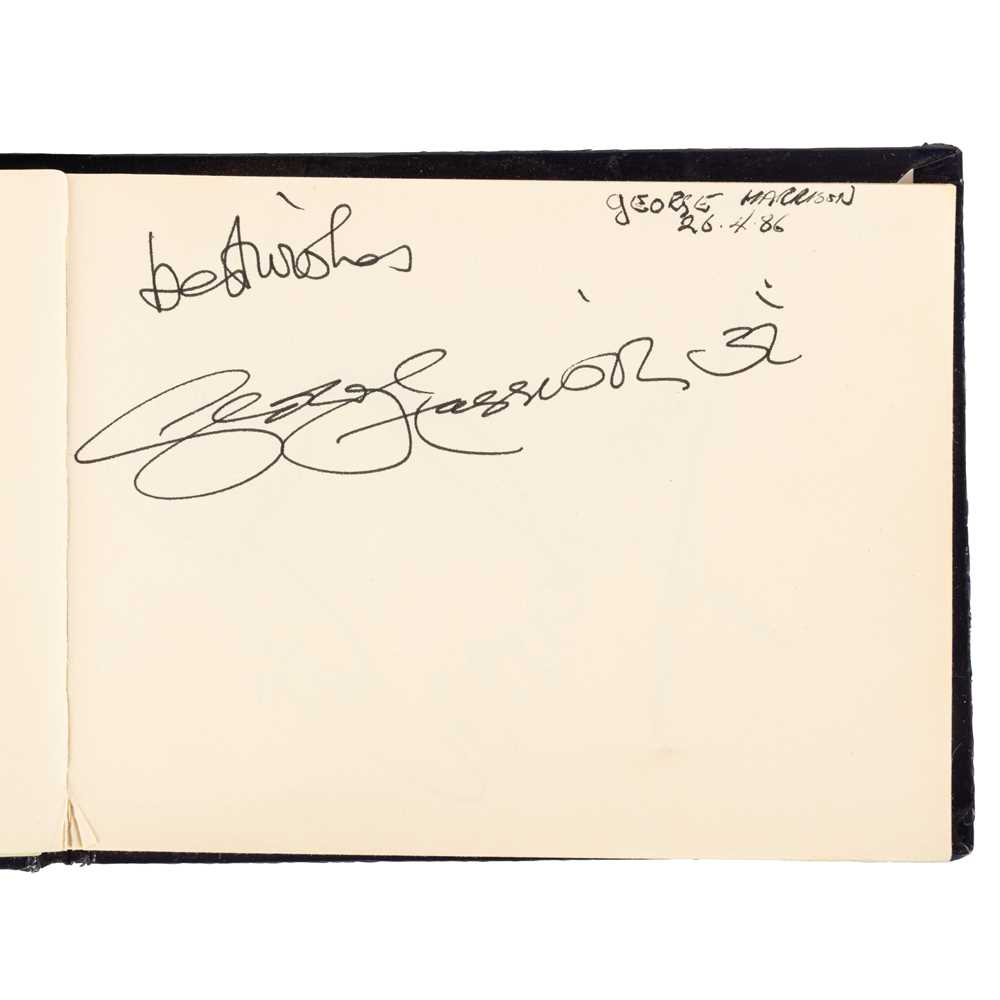 42 - Autograph Albums.- Incl. Paul McCartney, George Michael & Others