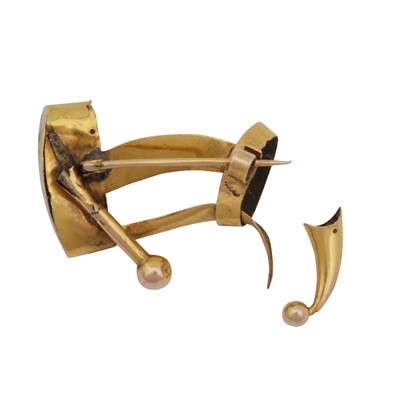 Lot 217 - A brooch mount