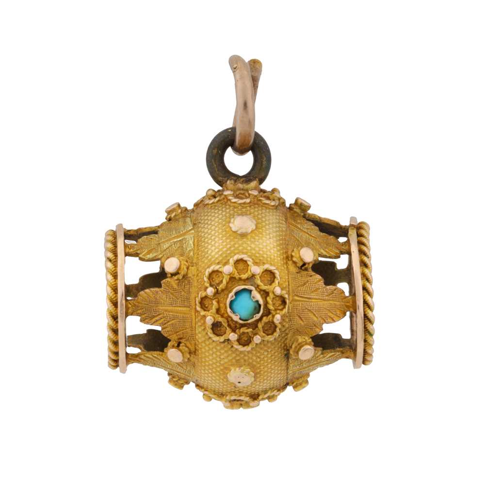Lot 86 - A turquoise barrel pendant