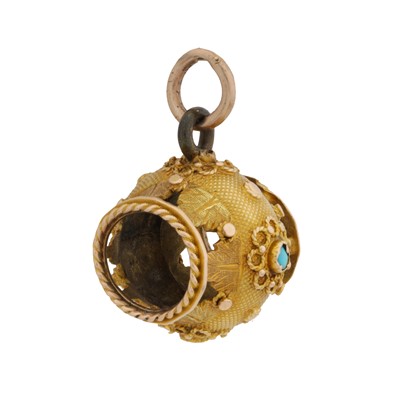 Lot 86 - A turquoise barrel pendant