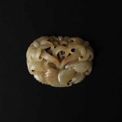 Lot 112 - A Chinese jade reticulated 'floral' plaque, Ming/Qing dynasty