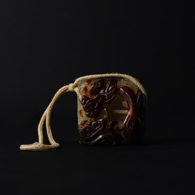 Lot 532 - A Chinese jade 'dragon' seal, Qing dynasty