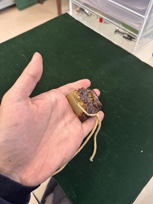 Lot 532 - A Chinese jade 'dragon' seal, Qing dynasty