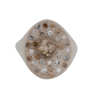 Lot 384 - De Beers | A 'Talisman' diamond ring