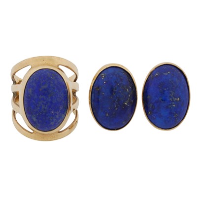 Lot 180 - A lapis lazuli ring and earrings suite