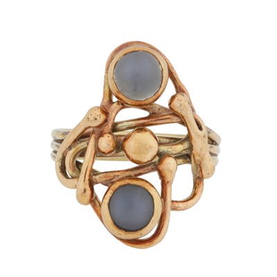 Lot 177 - A moonstone ring, circa 1989