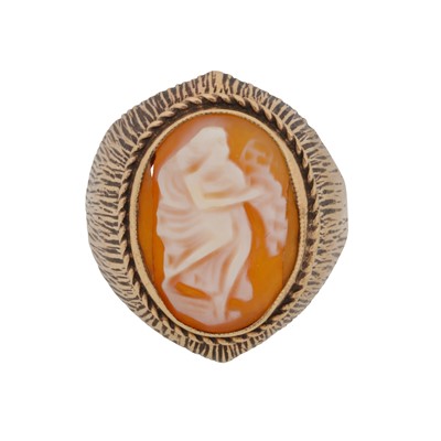 Lot 14 - A cameo ring