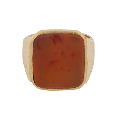 Lot 4 - A carnelian signet ring