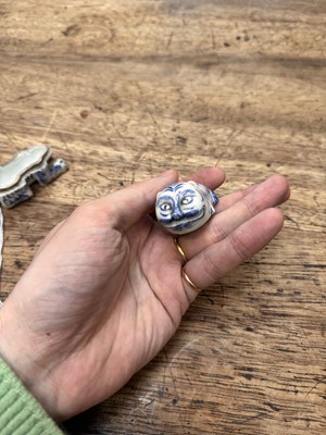 Lot 64 - A Japanese Hirado blue and white 'tiger' box and cover, kogo, Edo period