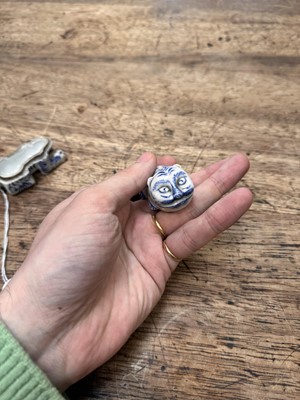 Lot 64 - A Japanese Hirado blue and white 'tiger' box and cover, kogo, Edo period