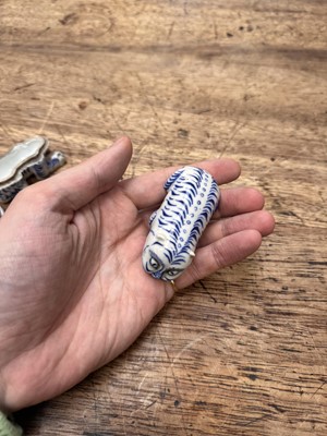 Lot 64 - A Japanese Hirado blue and white 'tiger' box and cover, kogo, Edo period