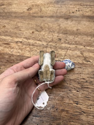 Lot 64 - A Japanese Hirado blue and white 'tiger' box and cover, kogo, Edo period