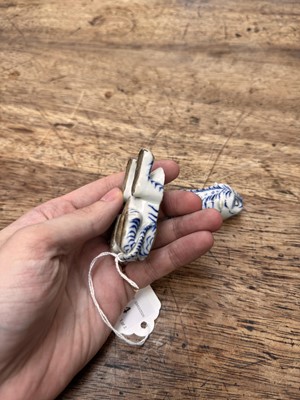 Lot 64 - A Japanese Hirado blue and white 'tiger' box and cover, kogo, Edo period