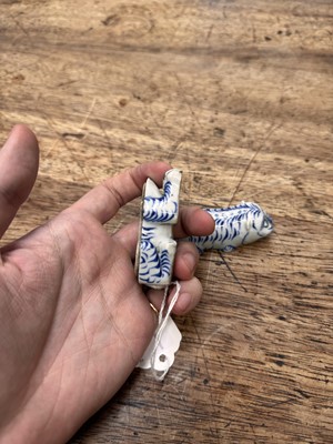 Lot 64 - A Japanese Hirado blue and white 'tiger' box and cover, kogo, Edo period