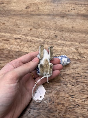 Lot 64 - A Japanese Hirado blue and white 'tiger' box and cover, kogo, Edo period