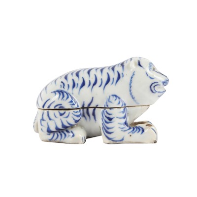 Lot 64 - A Japanese Hirado blue and white 'tiger' box and cover, kogo, Edo period
