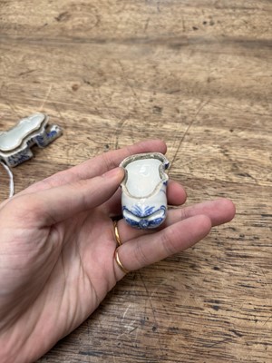 Lot 64 - A Japanese Hirado blue and white 'tiger' box and cover, kogo, Edo period