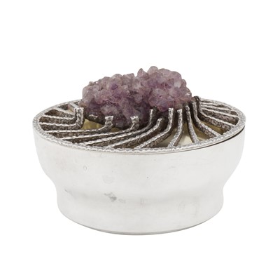 Lot 297 - London 1975 by George Grant McDonald (b. 1947, reg. 25th March 1966)