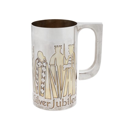 Lot 301 - London 1977 by Garrard, designed by Alex Styles