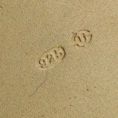 Lot 40 - Paris circa 1930 by Auguste Peyroula, import marks for London 1930 by London Chain Bag