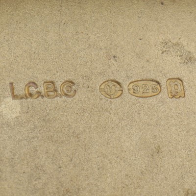 Lot 40 - Paris circa 1930 by Auguste Peyroula, import marks for London 1930 by London Chain Bag