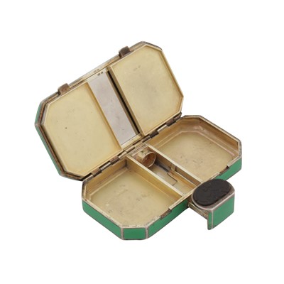 Lot 40 - Paris circa 1930 by Auguste Peyroula, import marks for London 1930 by London Chain Bag