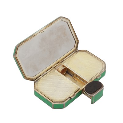 Lot 40 - Paris circa 1930 by Auguste Peyroula, import marks for London 1930 by London Chain Bag