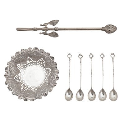 Lot 460 - A mixed group of silver