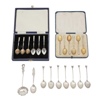 Lot 480 - A mixed group of sterling silver flatware