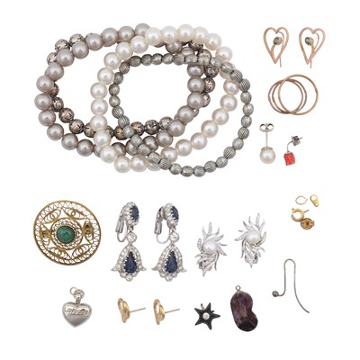 Lot 247 - A collection of jewellery