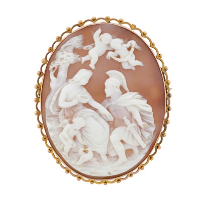 Lot 96 - A shell cameo brooch
