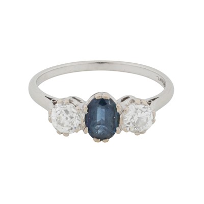 Lot 75 - A sapphire and diamond three stone ring