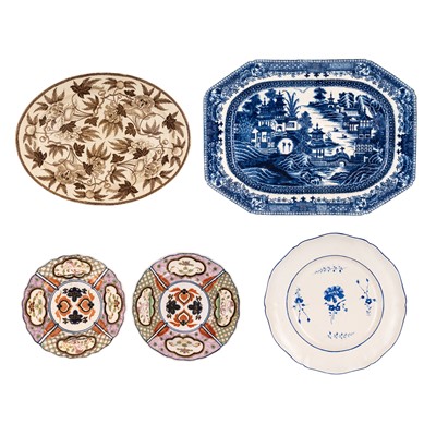 Lot 192 - An assorted group of 18th and 19th Century ceramics