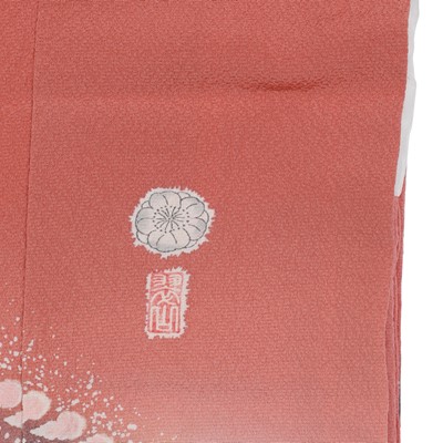 Lot 68 - A fine Japanese silk 'tsujigahana' furisode kimono by Suizan Kobo