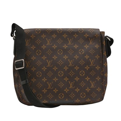Lot 97 - Louis Vuitton Monogram Macassar District Messenger GM