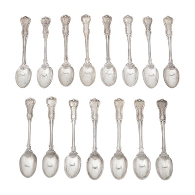 Lot 510 - Fifteen Edwardian/George VI sterling silver teaspoons