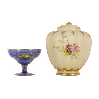 Lot 173 - An early 20th Century Royal Worcester pot pourri vase and cover