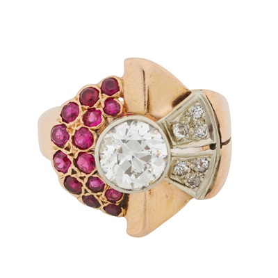 Lot 118 - A diamond and ruby ring