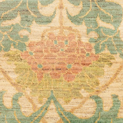 Lot 87 - A fine Arts & Crafts design carpet