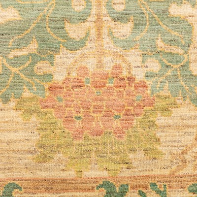 Lot 87 - A fine Arts & Crafts design carpet