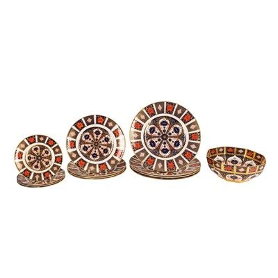 Lot 211 - Royal Crown Derby, a group of '1128' Imari pattern plates and a bowl