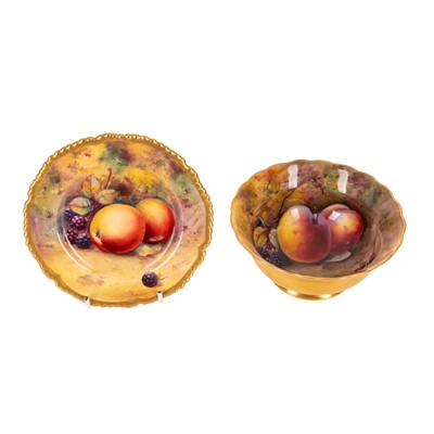 Lot 203 - A Royal Worcester, side plate and bowl, hand painted with autumnal fruit