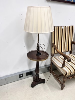 Lot 85 - Vaughan (attributed), A pair of Regency style mahogany lamp tables
