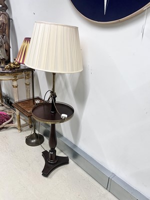 Lot 85 - Vaughan (attributed), A pair of Regency style mahogany lamp tables