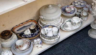 Lot 599 - A comprehensive selection of various pottery...