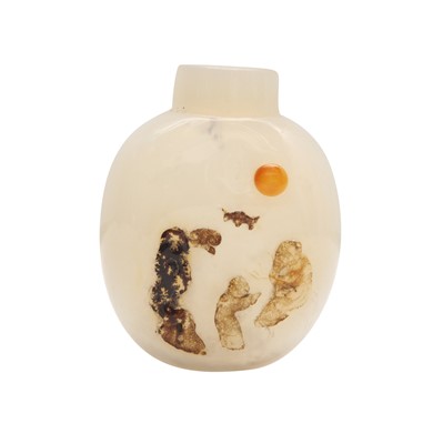 Lot 330 - A Chinese Suzhou-style agate 'scholar' snuff bottle, Qing dynasty, 19th century