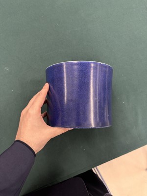 Lot 300 - A rare Chinese powder-blue gilt-decorated brush pot, Qing dynasty, Kangxi period